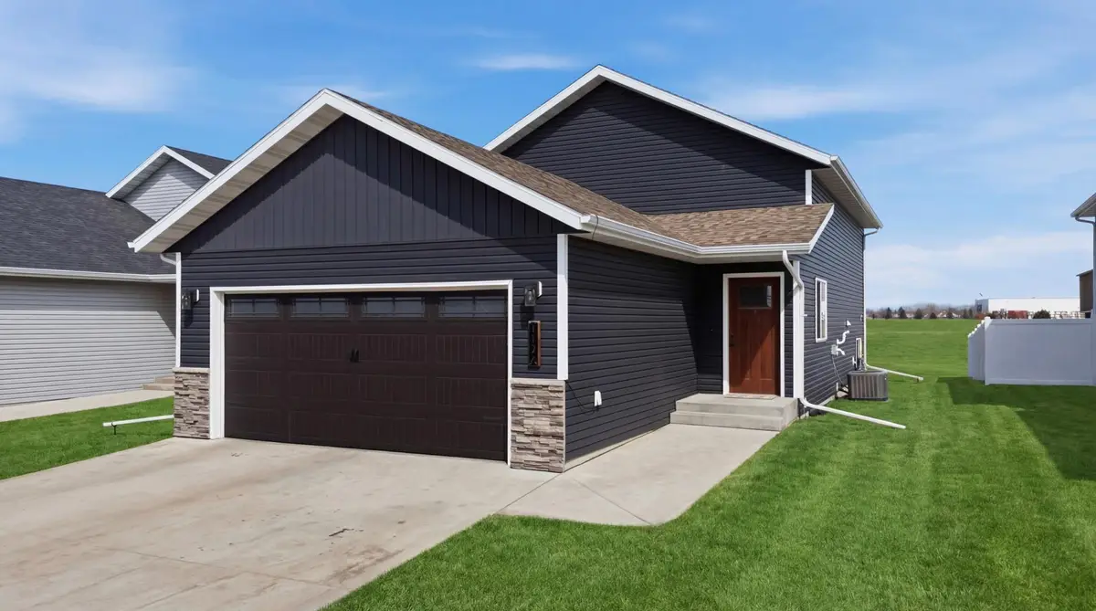1126 Highland Lane W, West Fargo, ND 58078 - #1