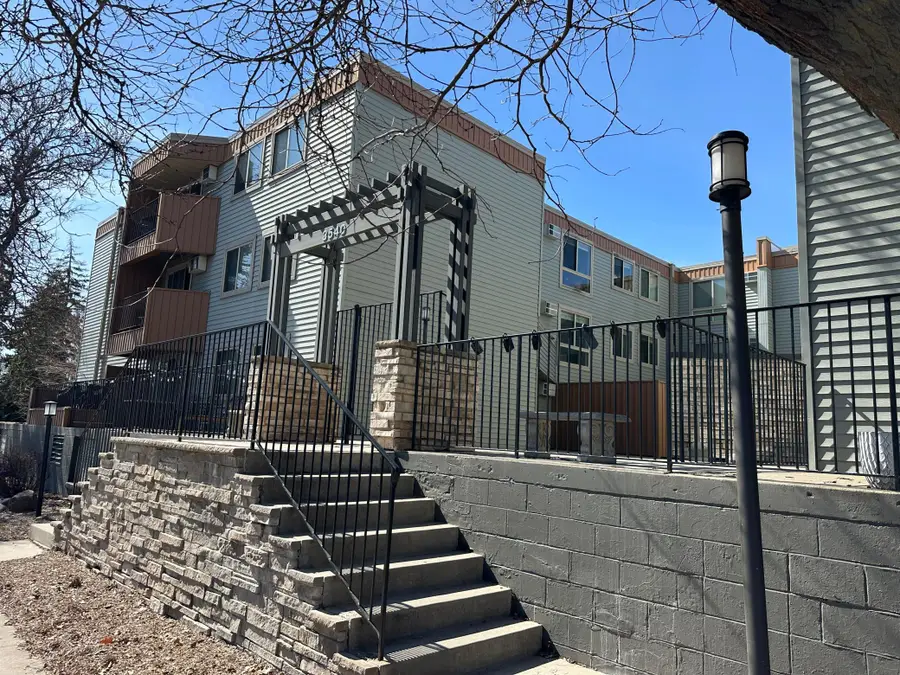 3540 Hennepin Avenue #202, Minneapolis, MN 55408 - #2