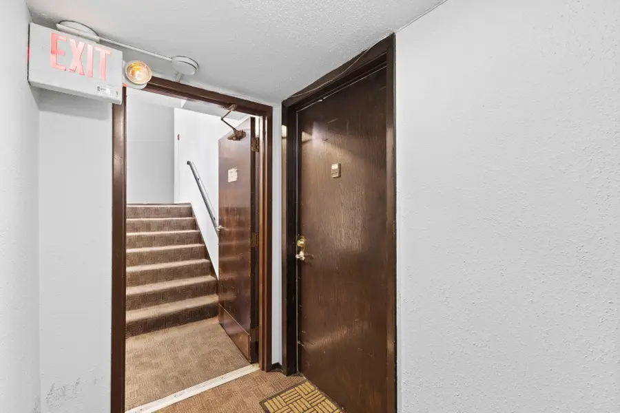 520 Ridgewood Avenue #4, Minneapolis, MN 55403 - #2