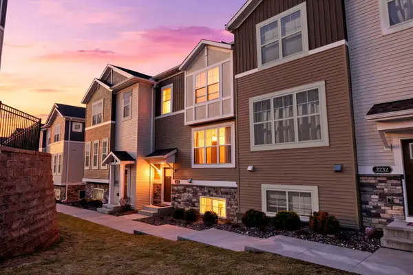 2230 Gateway Curve, North Saint Paul, MN 55109