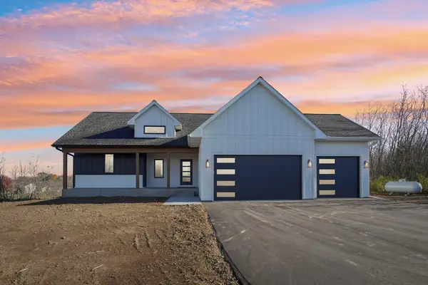 18866 Silo Court, Shafer, MN 55074