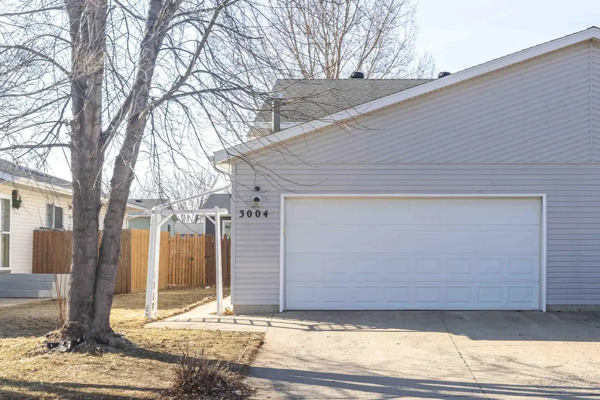 3004 Dakota Park Circle S, Fargo, ND 58104 - #1