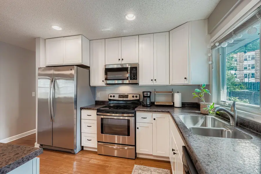 3142 Grimes Avenue N, Robbinsdale, MN 55422 - #2