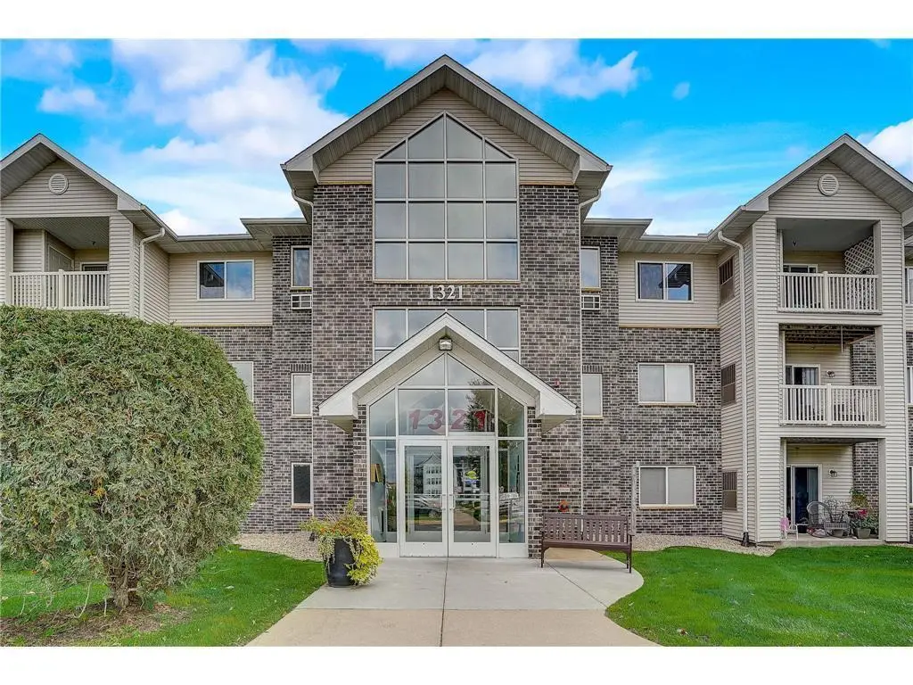 1321 Lake Drive W #101, Chanhassen, MN 55317 - #1