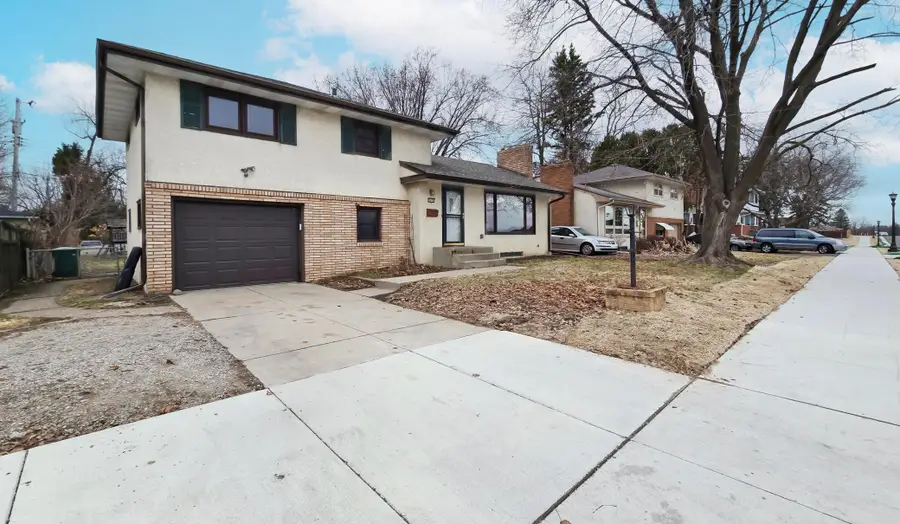 1479 Winthrop Street N, Saint Paul, MN 55119 - #2