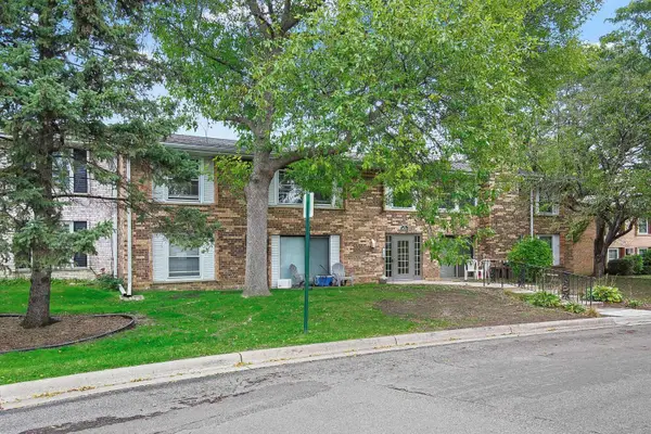 831 Old Settlers Trail #3, Hopkins, MN 55343