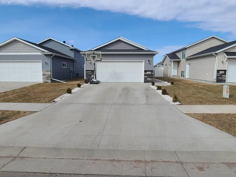 3365 Maple Leaf Loop S, Fargo, ND 58104 - #2
