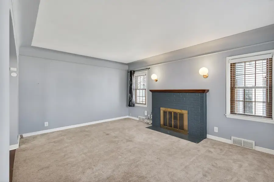 930 Hawthorne Avenue E, Saint Paul, MN 55106 - #3