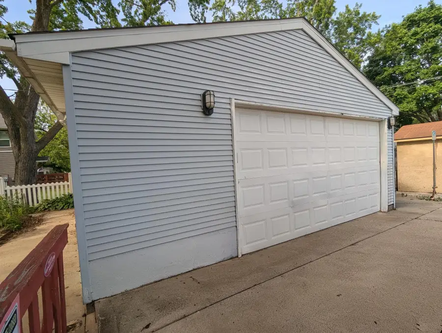1444 Saint Albans Street N, Saint Paul, MN 55117 - #3