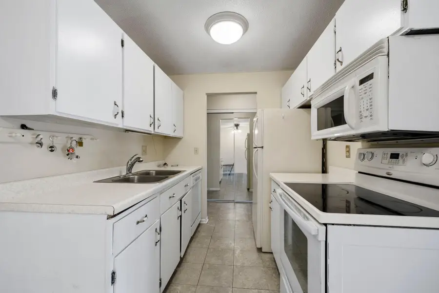 329 Geneva Avenue N #411, Oakdale, MN 55128 - #3