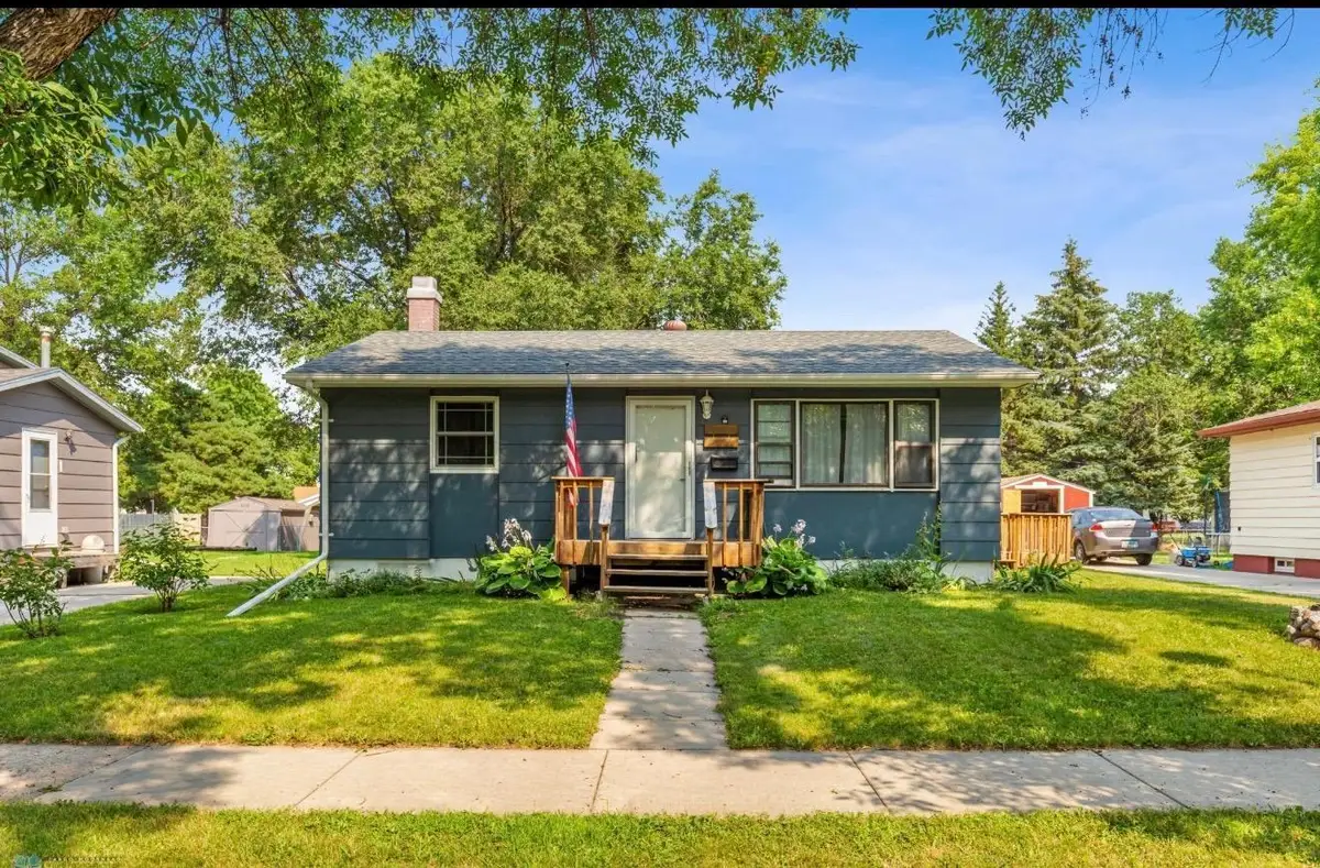 825 26th Street N, Fargo, ND 58102 - #1