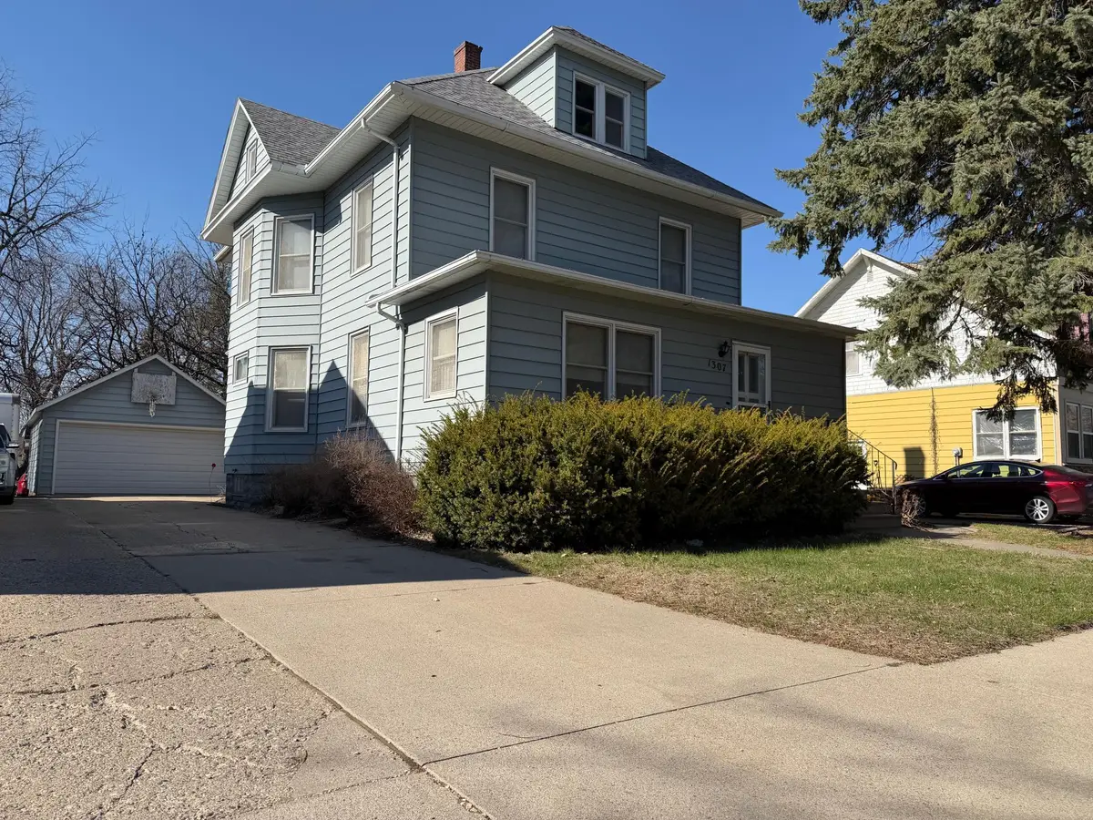 1307 8th Avenue, Worthington, MN 56187 - #1