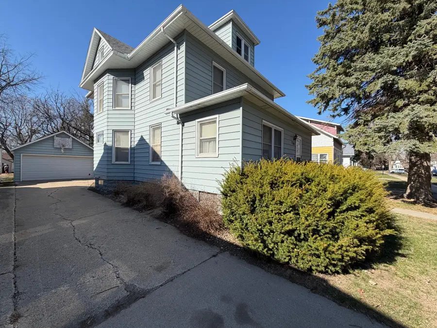 1307 8th Avenue, Worthington, MN 56187 - #3