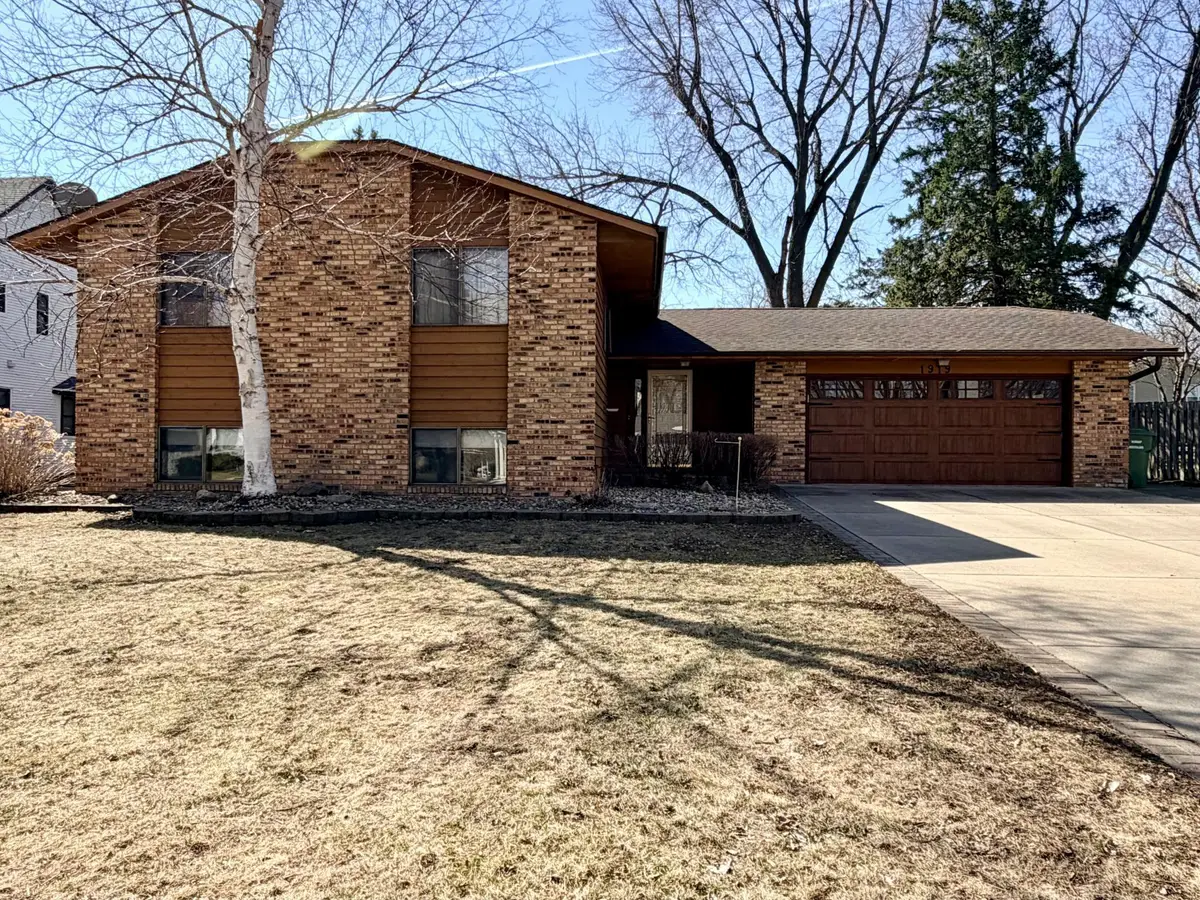 1919 Driftwood Avenue, Worthington, MN 56187 - #1