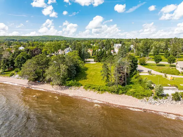 5918 London Road, Duluth, MN 55804