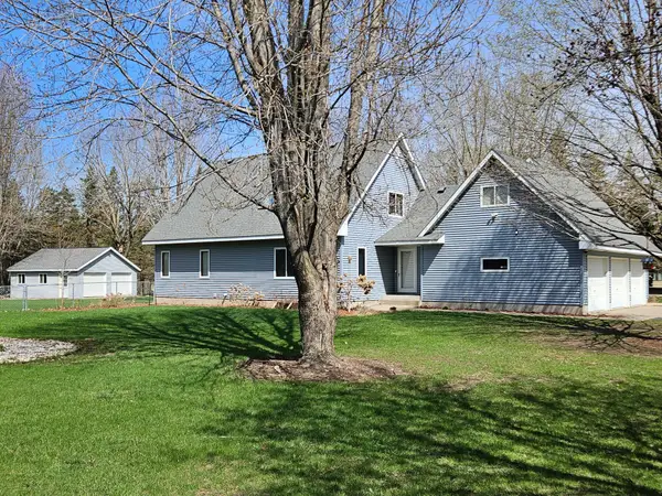 W10446 880th Avenue, River Falls, WI 54022