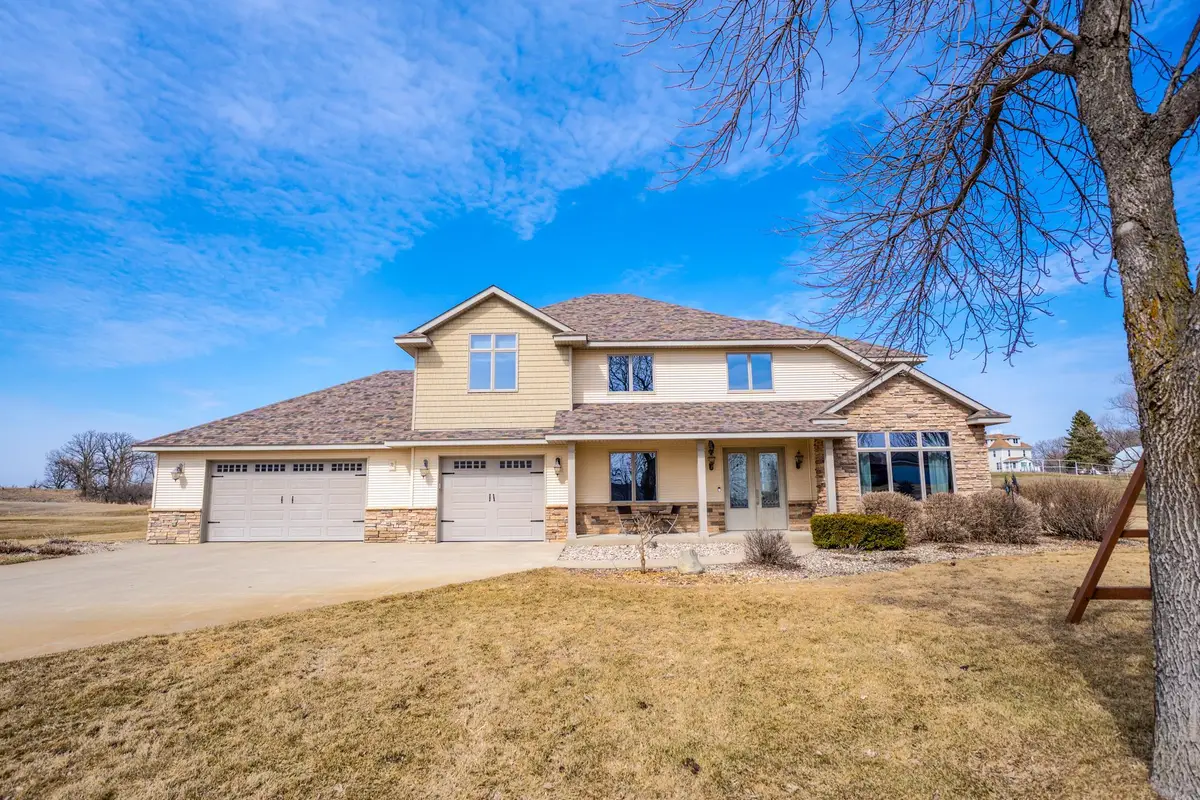 294 57th Avenue Ne, Willmar, MN 56201 - #1