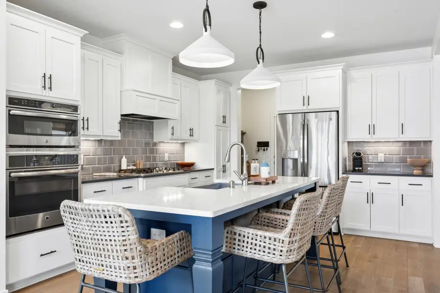 9236 Red Oak Trail, Woodbury, MN 55129 - #2