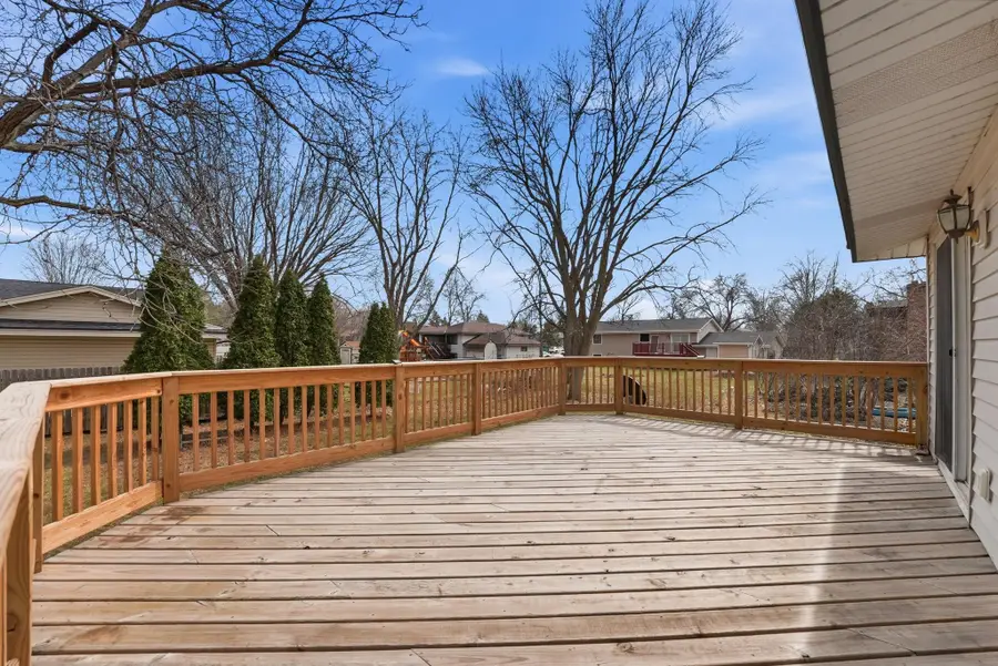 8212 Vincent Avenue N, Brooklyn Park, MN 55444 - #3