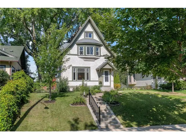 236 Thomas Avenue S, Minneapolis, MN 55405