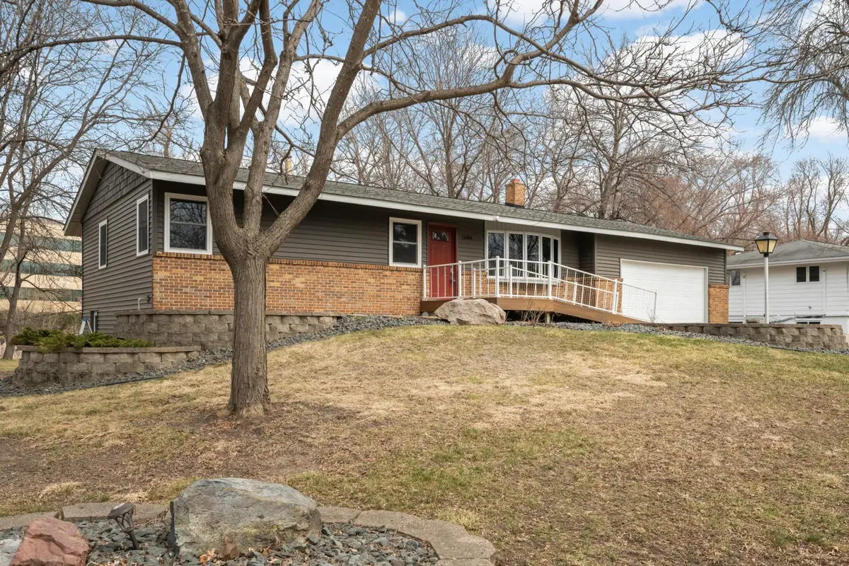 11004 Oak Knoll Terrace N, Hopkins, MN 55305 - #1