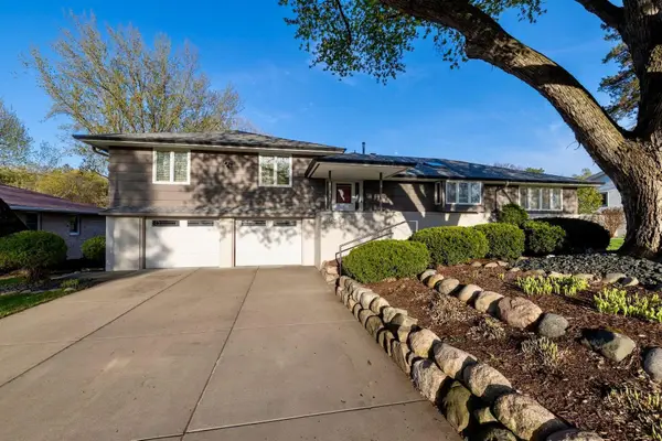 6625 Naomi Drive, Edina, MN 55439