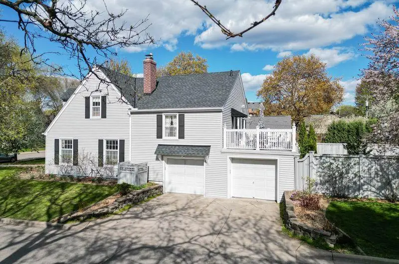 1902 Pinehurst Avenue, Saint Paul, MN 55116 - #3
