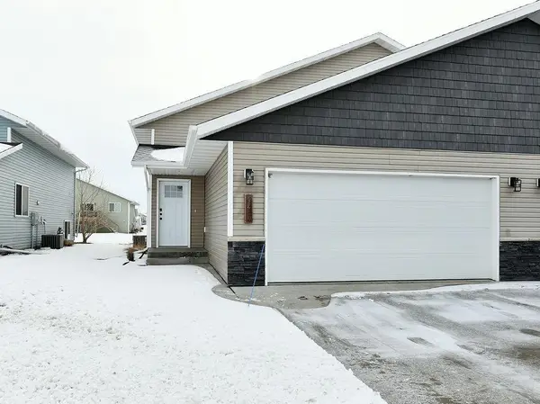 7250 30th Street S, Fargo, ND 58104