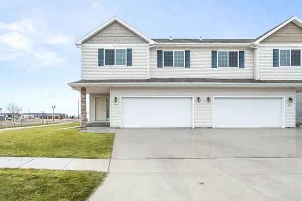 907 30th Avenue W, West Fargo, ND 58078