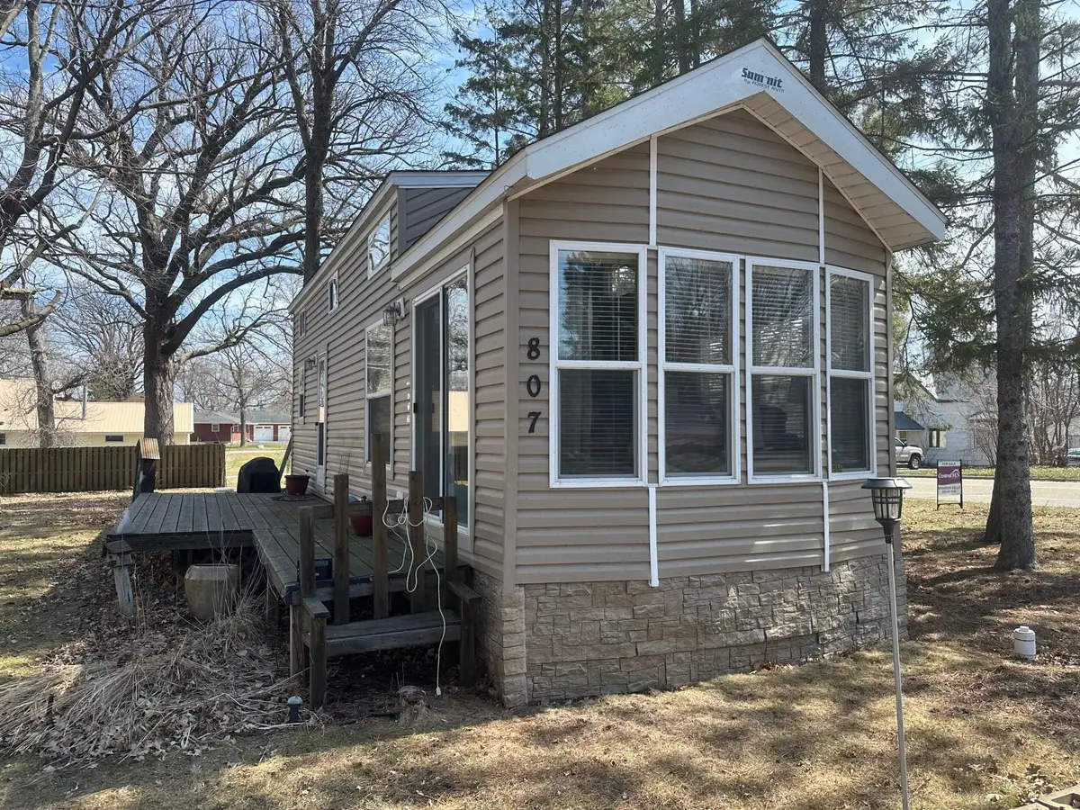 807 E Lake Street, Osakis, MN 56360 - #1