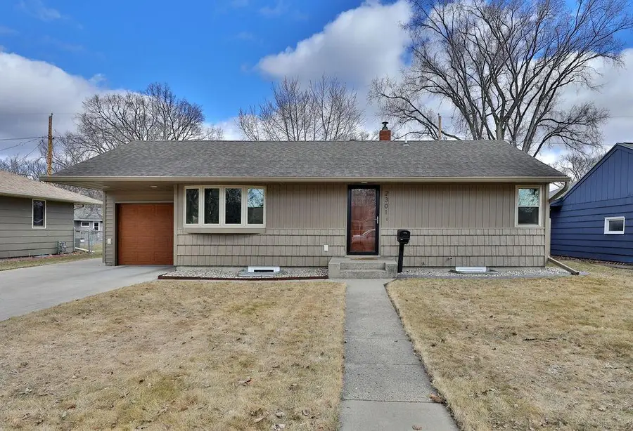 2301 9th Street N, Fargo, ND 58102 - #2