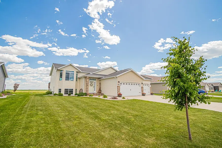 813 W Summerwood Trail, Dilworth, MN 56529 - #2