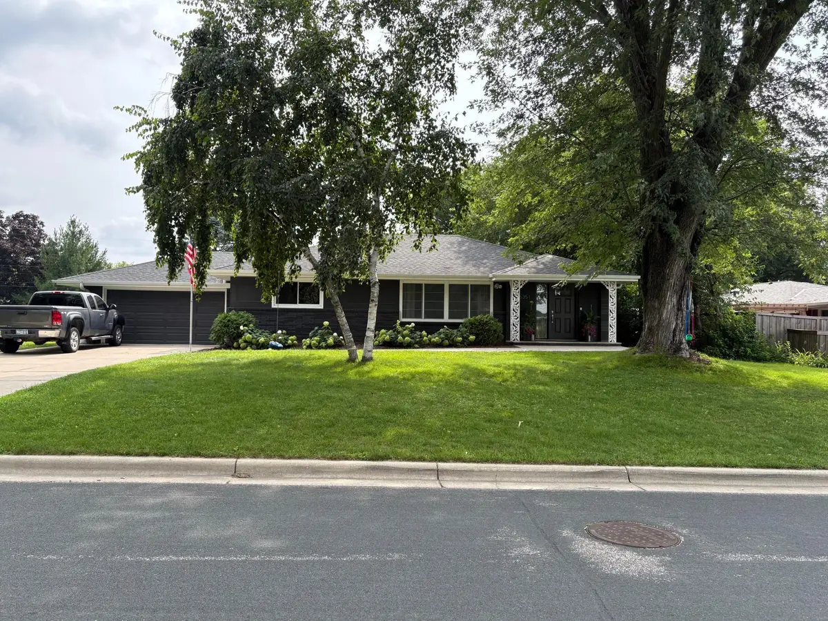 6351 Dogwood Avenue, Chanhassen, MN 55331 - #1