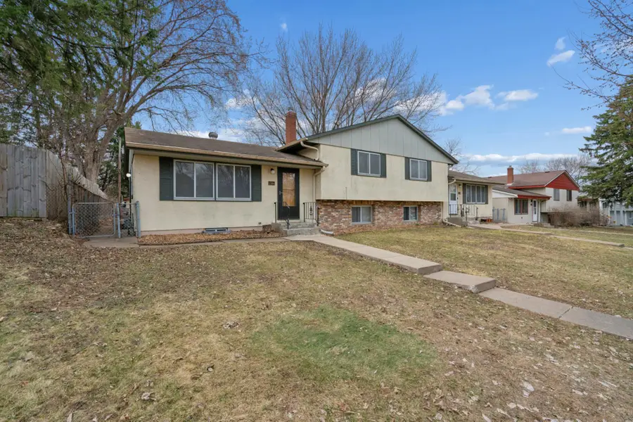 1586 Pacific St, Saint Paul, MN 55106 - #3