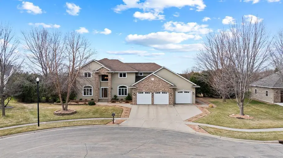 823 Cullen Circle, Marshall, MN 56258 - #2