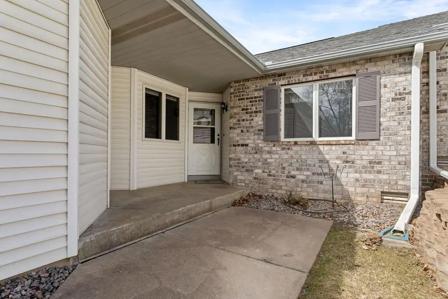 2720 Lake Court Drive #103, Mounds View, MN 55112 - #2