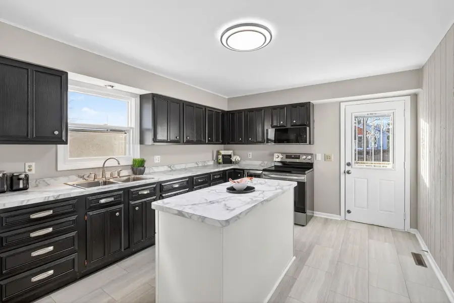 3720 43rd Avenue S, Minneapolis, MN 55406 - #2