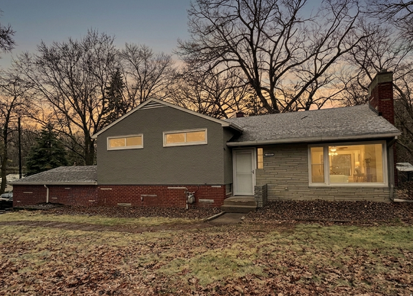 735 Warner Avenue N, Mahtomedi, MN 55115