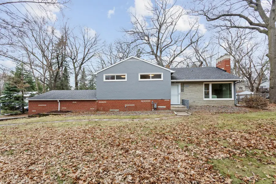 735 Warner Avenue N, Mahtomedi, MN 55115 - #2