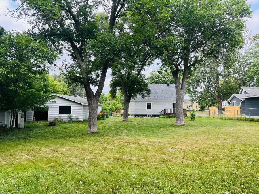 712 4th Avenue E, Alexandria, MN 56308 - #2