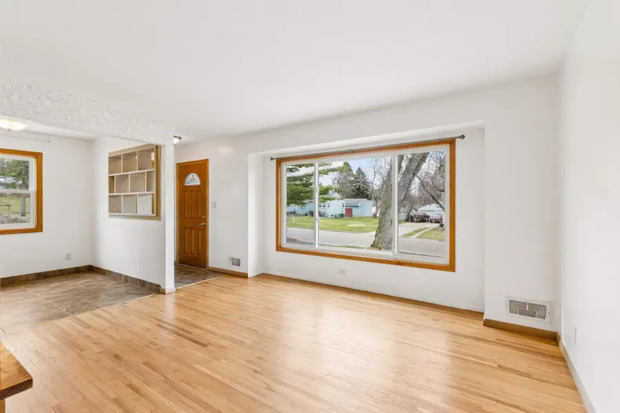 395 Eldridge Avenue W, Saint Paul, MN 55113 - #3