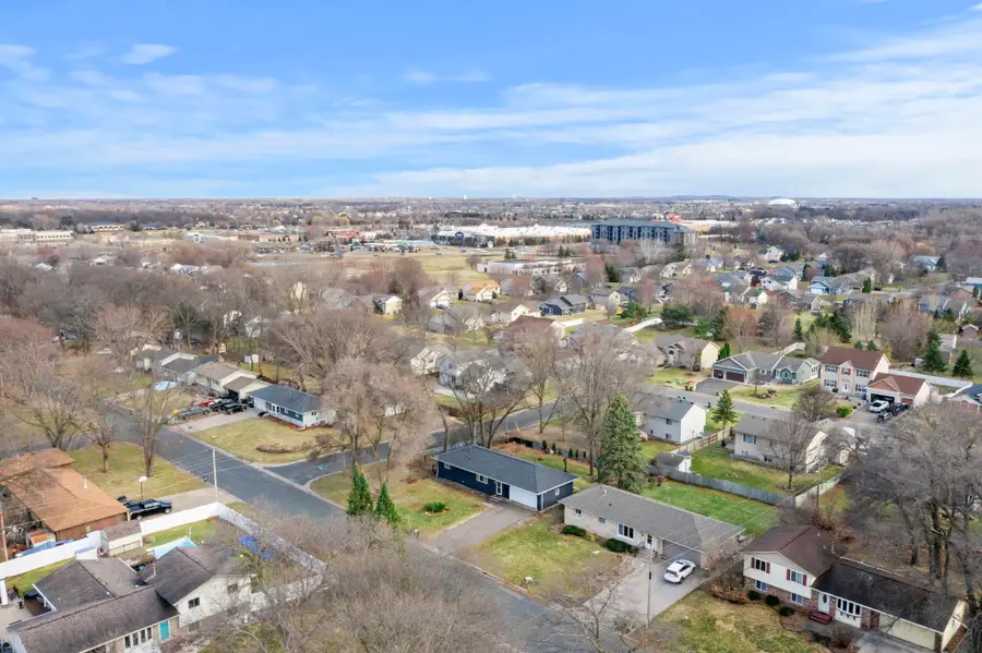 966 Oak Ridge Point Ne, Blaine, MN 55434 - #2