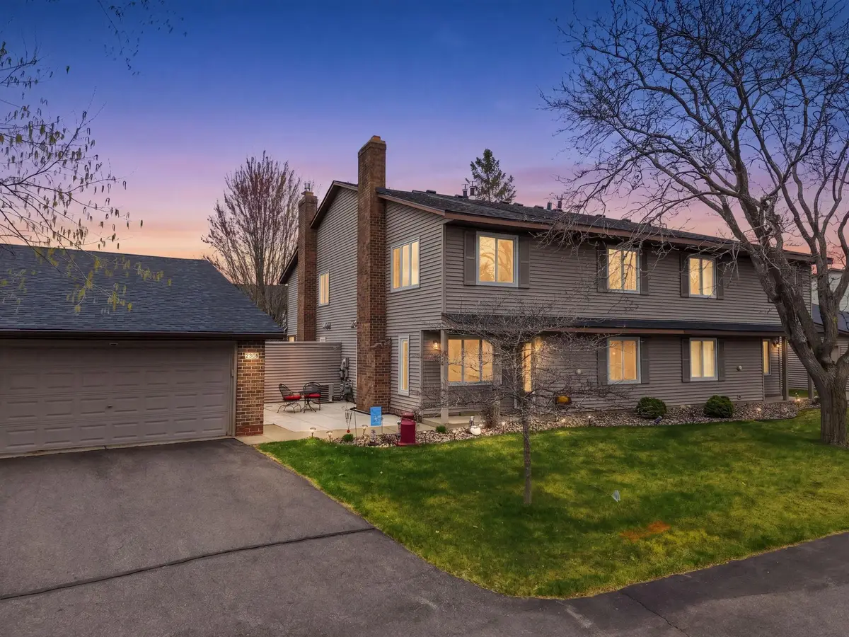 4702 Grenada Point, Eagan, MN 55122 - #1