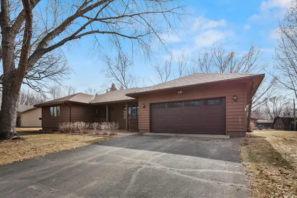 828 Brookwood Lane, Sartell, MN 56377