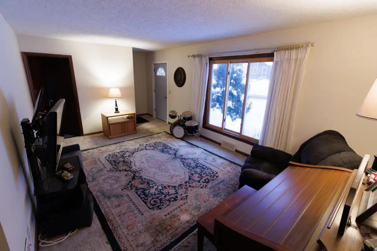 2508 27th Avenue Ne, Saint Anthony, MN 55418 - #1