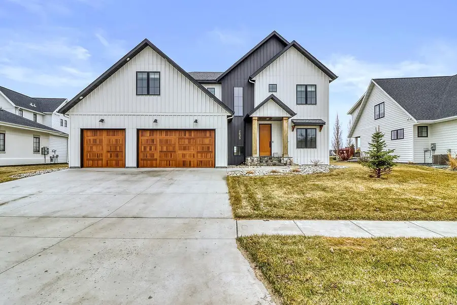 2439 Rivers Bend Drive E, West Fargo, ND 58078 - #2