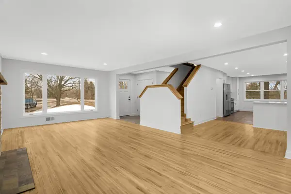 1077 Century Avenue S, Maplewood, MN 55119