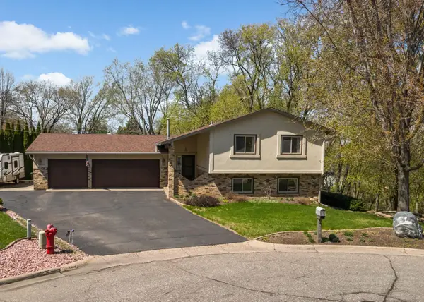 900 Garrison Court, Burnsville, MN 55337