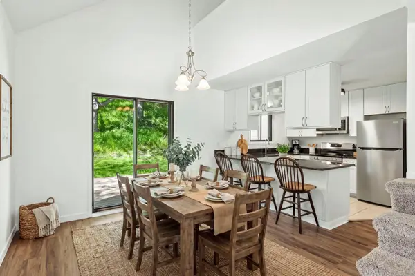 11574 Scotch Pine Court, Eden Prairie, MN 55344