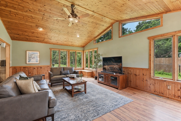 26 19th Avenue Sw, New Brighton, MN 55112